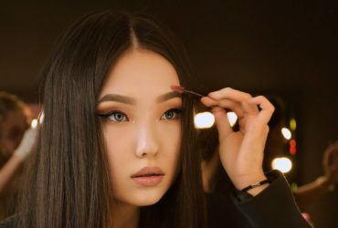 Želite guste obrve? Evo 5 načina na koje ih možete postići