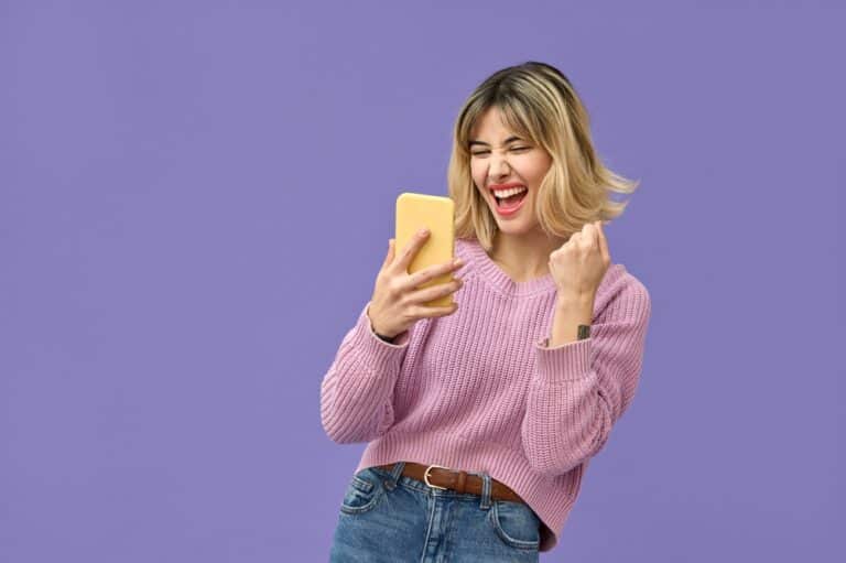 Gen Z moda: Kako nova generacija mijenja pravila odijevanja?